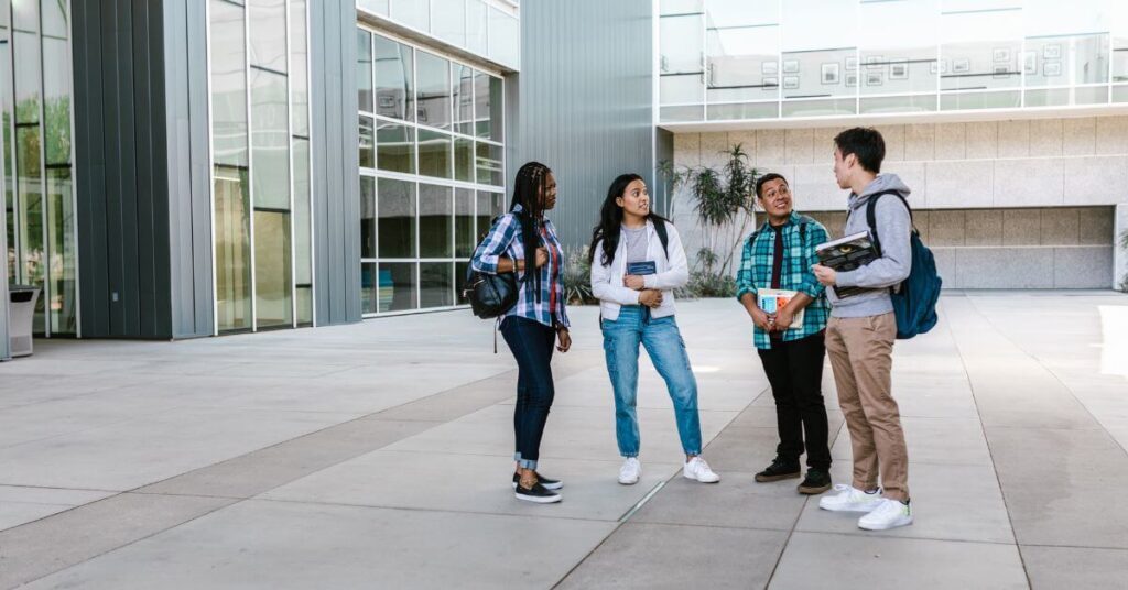 Unlocking College Doors: Strategies for High School Students in the Admissions Process